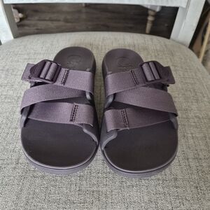 Chaco Plum Slides Sz 6